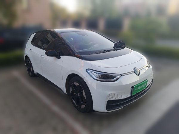 Volkswagen ID.3 2025, 12600 км, за 16343 USD