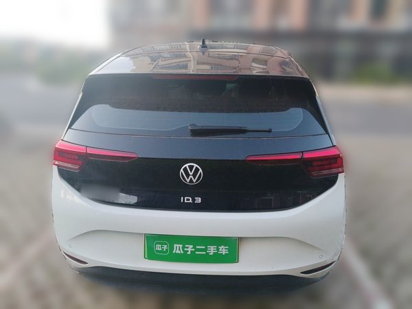 Volkswagen ID.3 2025, 12600 км, за 16343 USD