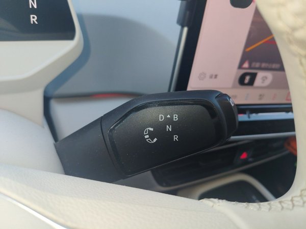 Volkswagen ID.3 2025, 12600 км, за 16343 USD - фото 15