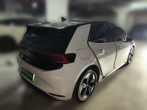 Volkswagen ID.3 2025, 25000 км, за 15104 USD