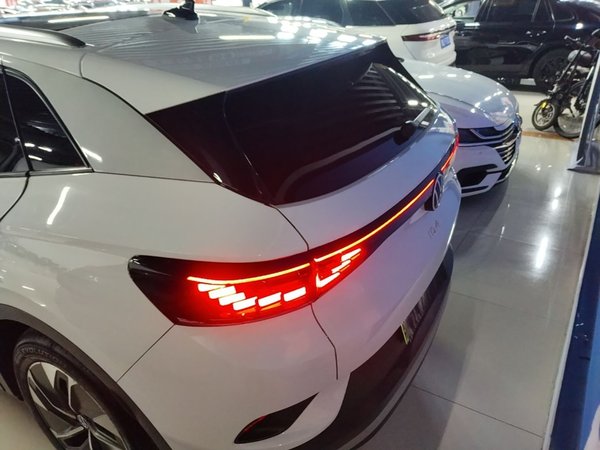 Volkswagen ID.4 CROZZ 2022, 69400 км, за 14387 USD