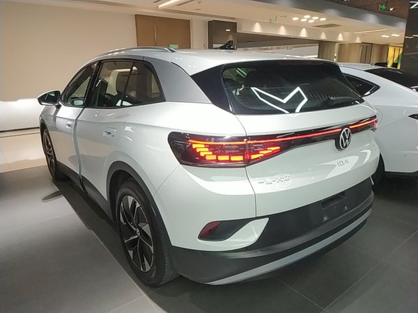 Volkswagen ID.4 CROZZ 2025, 3100 км, за 18067 USD