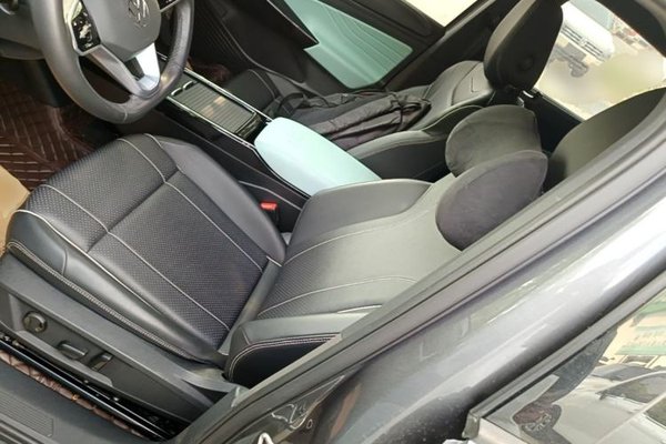 Volkswagen ID.4 X 2022, 47000 км, за 15214 USD - фото 17
