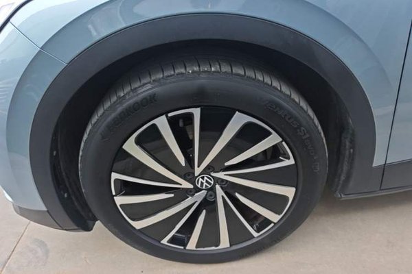 Volkswagen ID.4 X 2023, 28200 км, за 18323 USD - фото 8