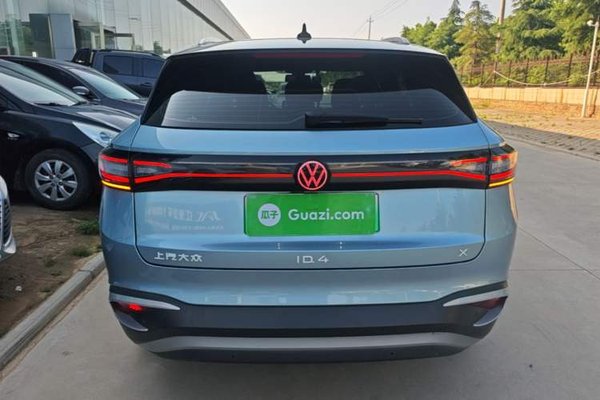 Volkswagen ID.4 X 2023, 28200 км, за 18323 USD