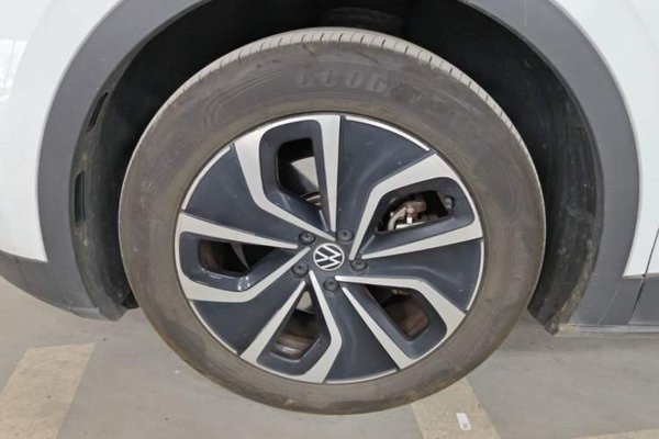 Volkswagen ID.4 X 2023, 79200 км, за 13960 USD - фото 10