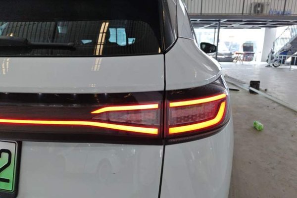 Volkswagen ID.4 X 2023, 79200 км, за 13960 USD - фото 9