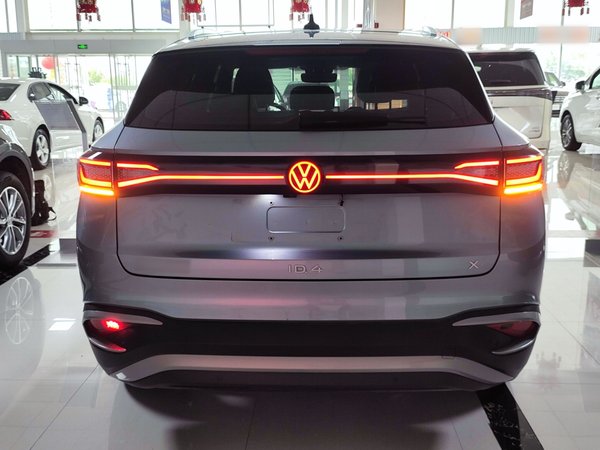 Volkswagen ID.4 X 2025, 15000 км, за 15924 USD