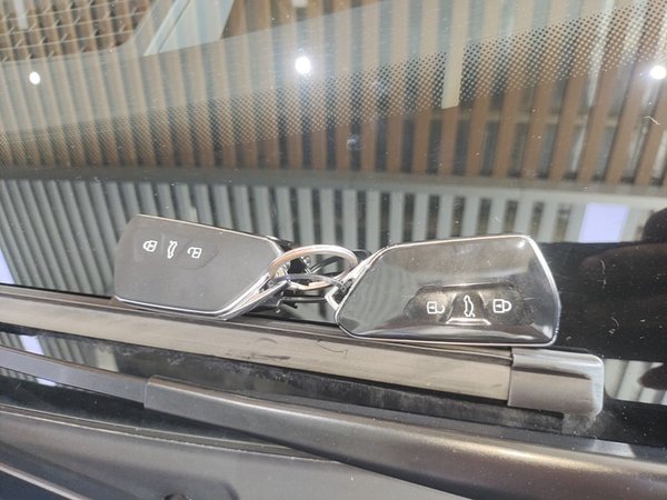 Volkswagen ID.4 X 2025, 17100 км, за 16578 USD - фото 6