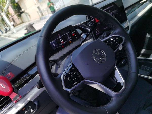 Volkswagen ID.6 CROZZ 2021, 79100 км, за 19704 USD - фото 9
