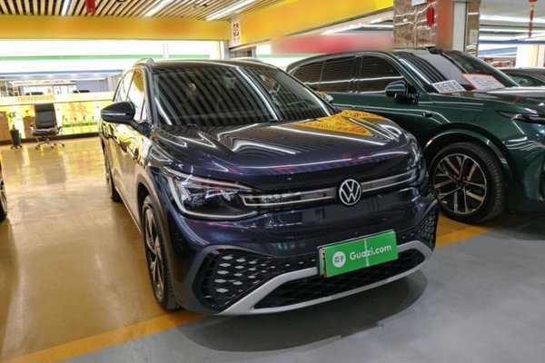 Volkswagen ID.6 CROZZ 2022, 64000 км, за 20986 USD