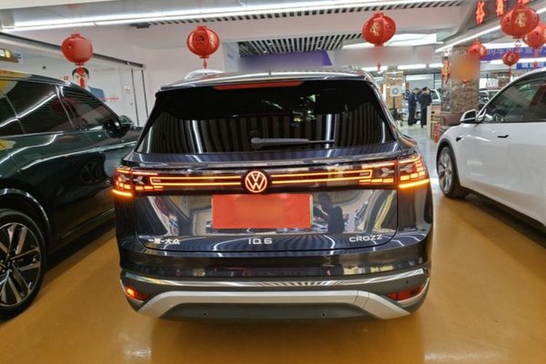 Volkswagen ID.6 CROZZ 2022, 64000 км, за 20986 USD