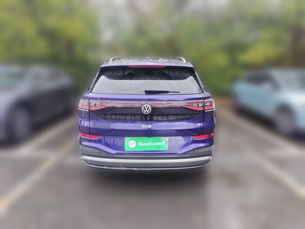 Volkswagen ID.6 2022, 72200 км, за 19377 USD