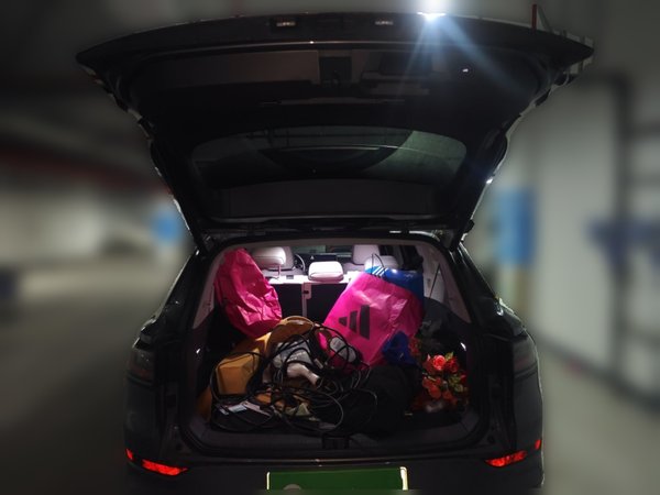 Volkswagen ID.6 X 2023, 8500 км, за 22796 USD - фото 20