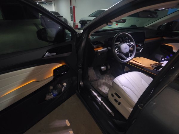 Volkswagen ID.6 X 2023, 8500 км, за 22796 USD - фото 17