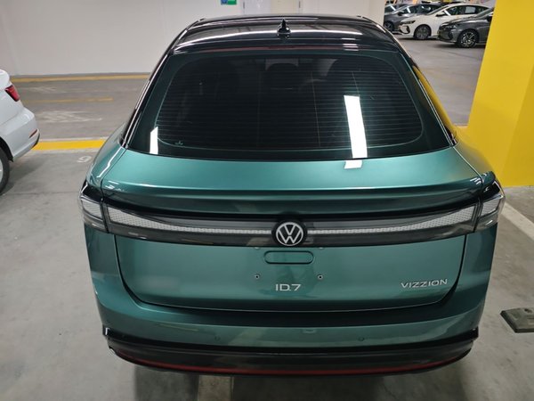 Volkswagen ID.7 VIZZION 2024, 51800 км, за 17051 USD