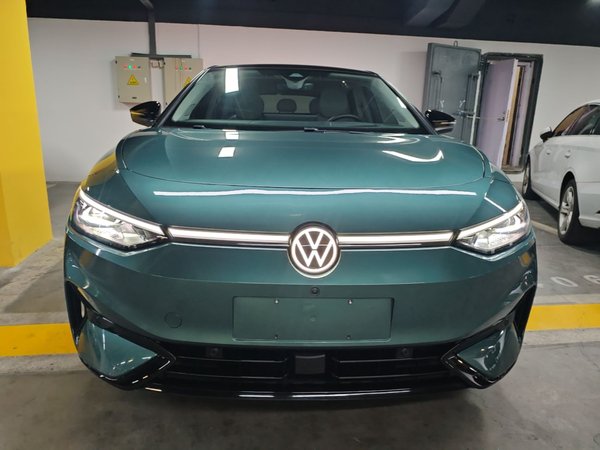 Volkswagen ID.7 VIZZION 2024, 51800 км, за 17051 USD