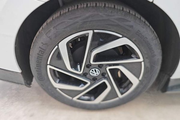 Volkswagen ID.7 VIZZION 2024, 26900 км, за 20736 USD - фото 1
