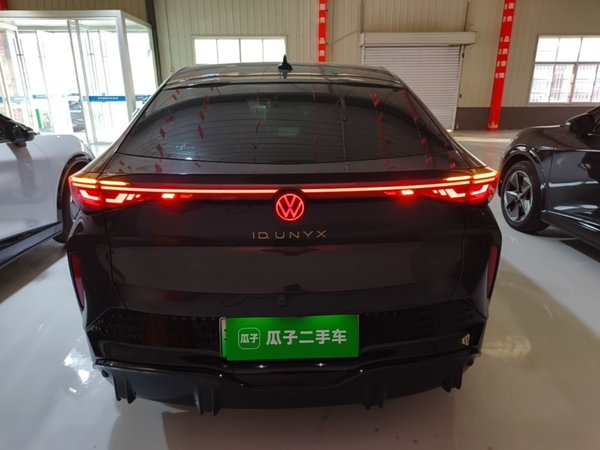 Volkswagen ID.UNYX 2024, 8100 км, за 19269 USD