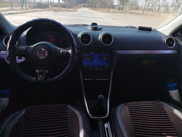 Volkswagen Jetta 2013, 61800 км, за 3734 USD - фото 10