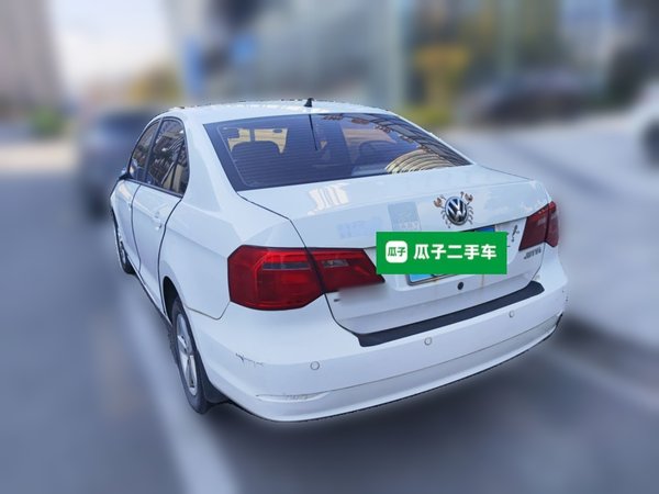 Volkswagen Jetta 2013, 92800 км, за 3044 USD