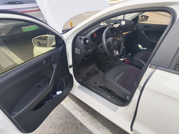 Volkswagen Jetta 2013, 92800 км, за 3044 USD - фото 17