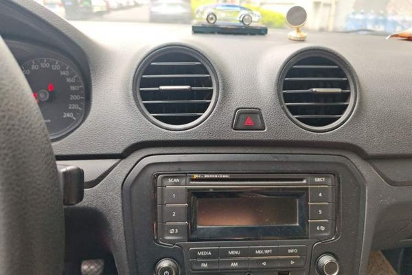 Volkswagen Jetta 2013, 134000 км, за 4039 USD - фото 10