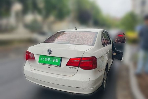 Volkswagen Jetta 2013, 134000 км, за 4039 USD