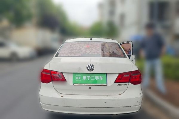 Volkswagen Jetta 2013, 134000 км, за 4039 USD