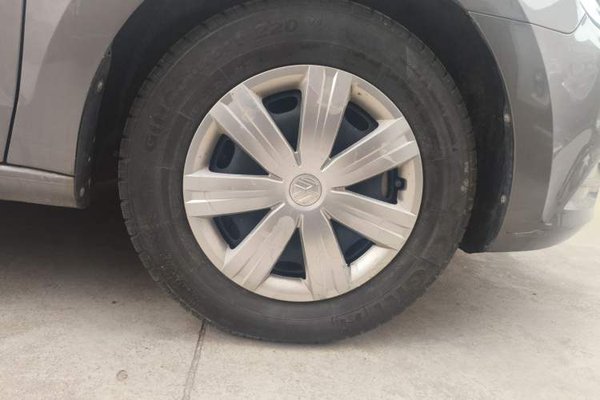Volkswagen Jetta 2015, 44700 км, за 5548 USD
