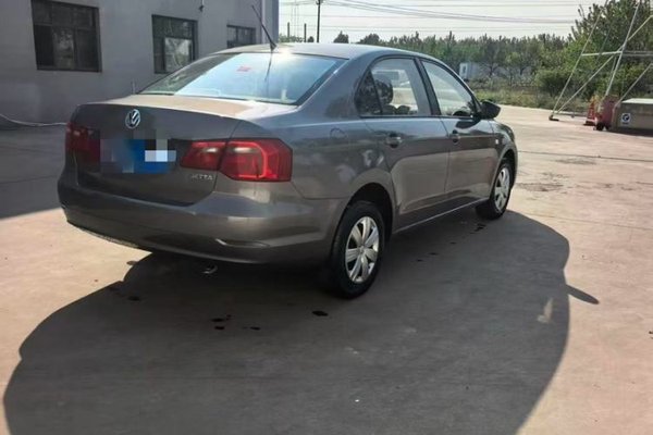 Volkswagen Jetta 2015, 44700 км, за 5548 USD