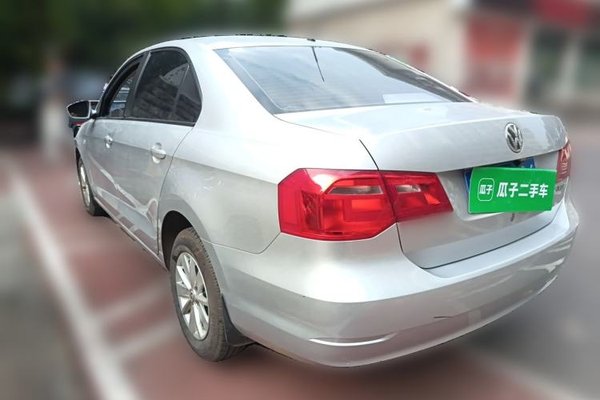 Volkswagen Jetta 2015, 26300 км, за 3669 USD