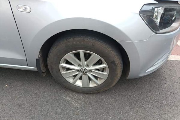 Volkswagen Jetta 2015, 26300 км, за 3669 USD - фото 8