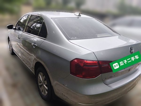 Volkswagen Jetta 2015, 86300 км, за 3271 USD