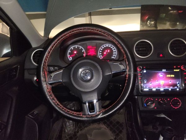 Volkswagen Jetta 2015, 86300 км, за 3271 USD - фото 11