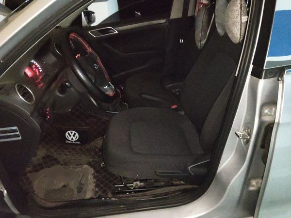 Volkswagen Jetta 2015, 86300 км, за 3271 USD - фото 16