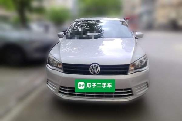 Volkswagen Jetta 2015, 94900 км, за 5308 USD