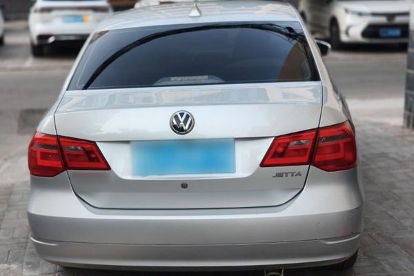 Volkswagen Jetta 2015, 94900 км, за 5308 USD - фото 14