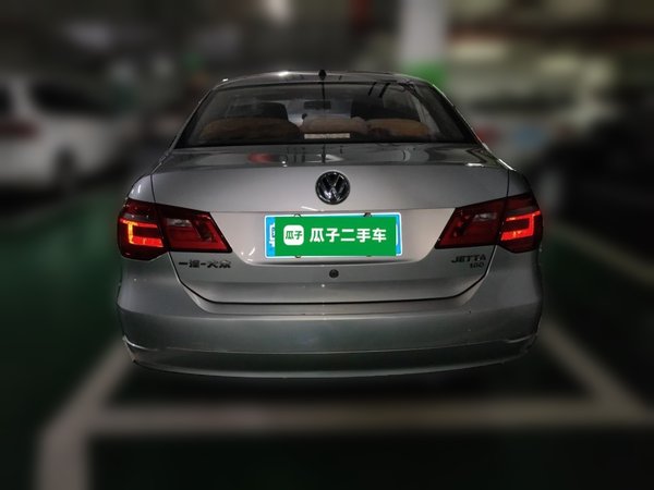 Volkswagen Jetta 2015, 96800 км, за 3364 USD