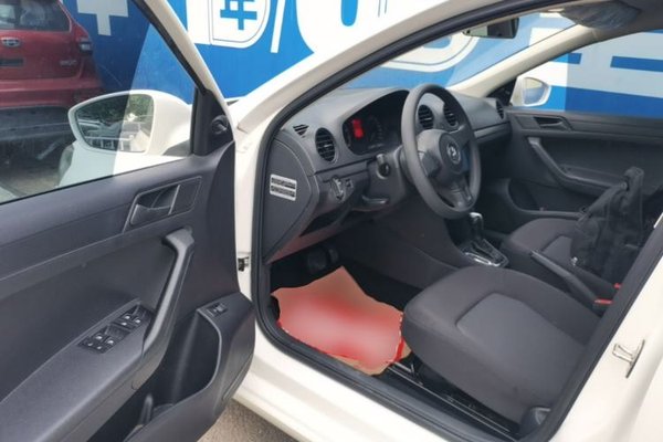Volkswagen Jetta 2015, 104400 км, за 5131 USD - фото 19