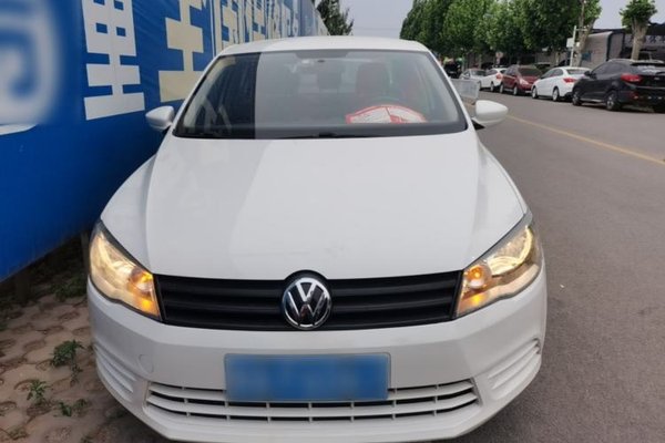 Volkswagen Jetta 2015, 104400 км, за 5131 USD