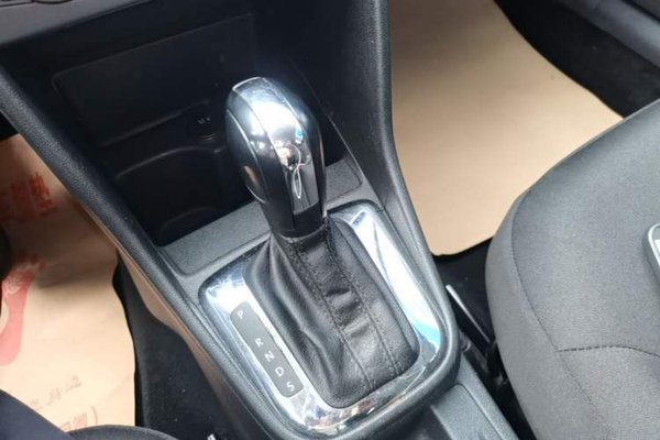 Volkswagen Jetta 2015, 104400 км, за 5131 USD - фото 17