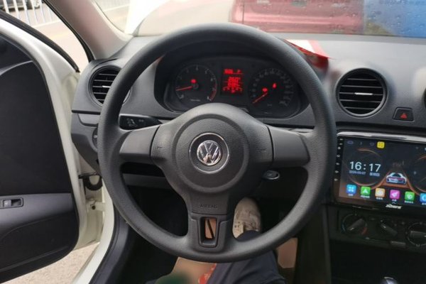 Volkswagen Jetta 2015, 104400 км, за 5131 USD - фото 14