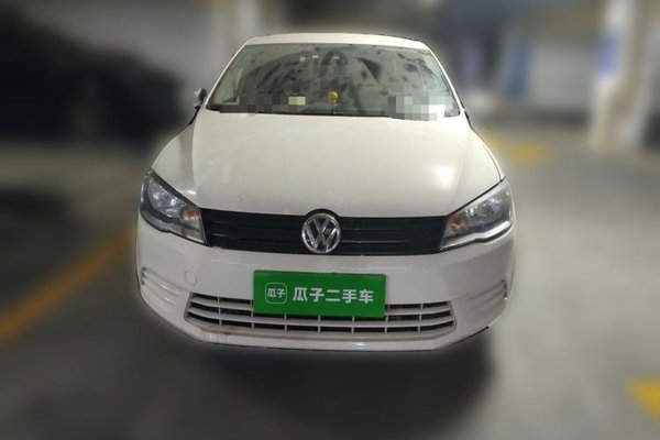 Volkswagen Jetta 2015, 63100 км, за 4826 USD