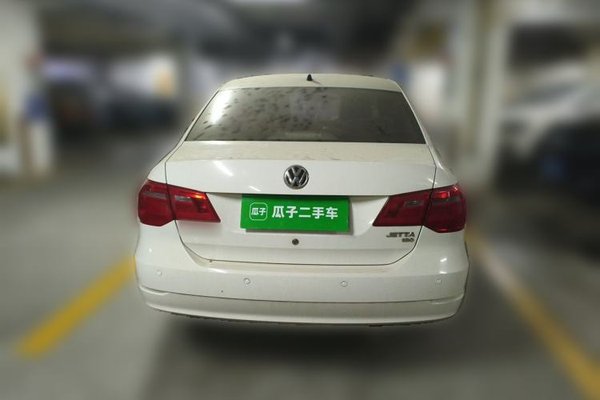 Volkswagen Jetta 2015, 63100 км, за 4826 USD