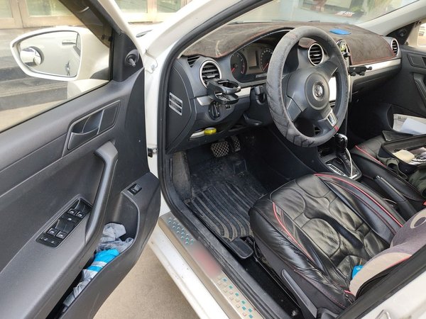 Volkswagen Jetta 2015, 67900 км, за 4294 USD - фото 17