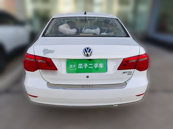 Volkswagen Jetta 2015, 67900 км, за 4294 USD