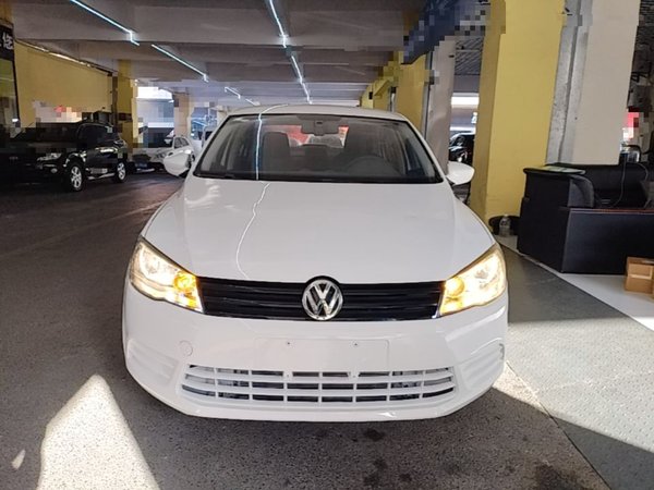Volkswagen Jetta 2015, 71700 км, за 4522 USD