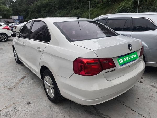 Volkswagen Jetta 2015, 83699 км, за 4652 USD