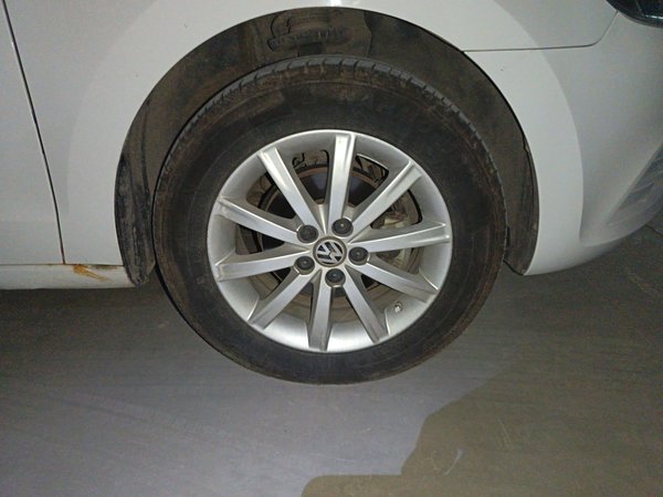 Volkswagen Jetta 2015, 85399 км, за 3866 USD